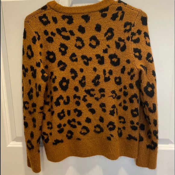 OLD NAVY cheetah print sweater - Picture 2 of 3